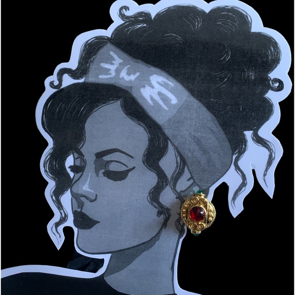 Ruby Red Emerald Green Jewel Tone Egyptian Clip On Costume Jewelry Earrings - Picture 2 of 6